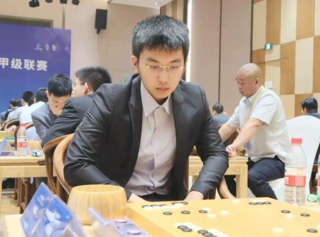 全国围甲新赛季新面孔——宝岛亚运冠军九段棋手许皓鋐加盟玲珑轮胎山东队