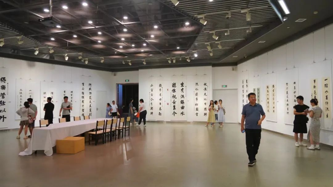 “夏至有约——逄春伟甲辰书法作品汇报展”在山东美术馆开幕