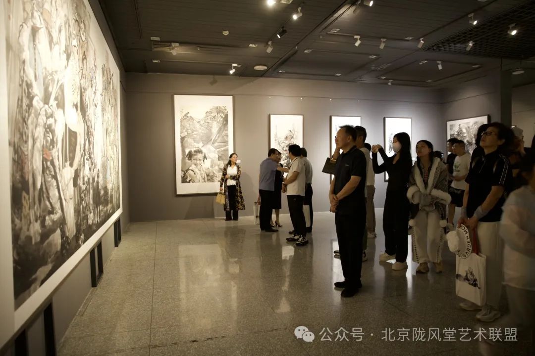 王万成从艺四十年中国画作品展＆ “王万成艺术馆”成立暨中国画、彩陶捐赠仪式举行