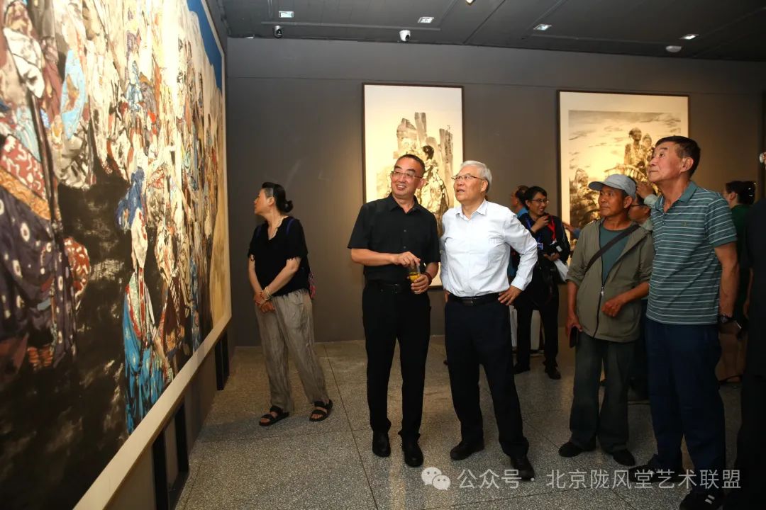 王万成从艺四十年中国画作品展＆ “王万成艺术馆”成立暨中国画、彩陶捐赠仪式举行