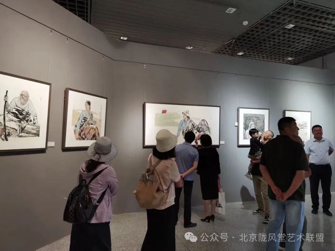 王万成从艺四十年中国画作品展＆ “王万成艺术馆”成立暨中国画、彩陶捐赠仪式举行