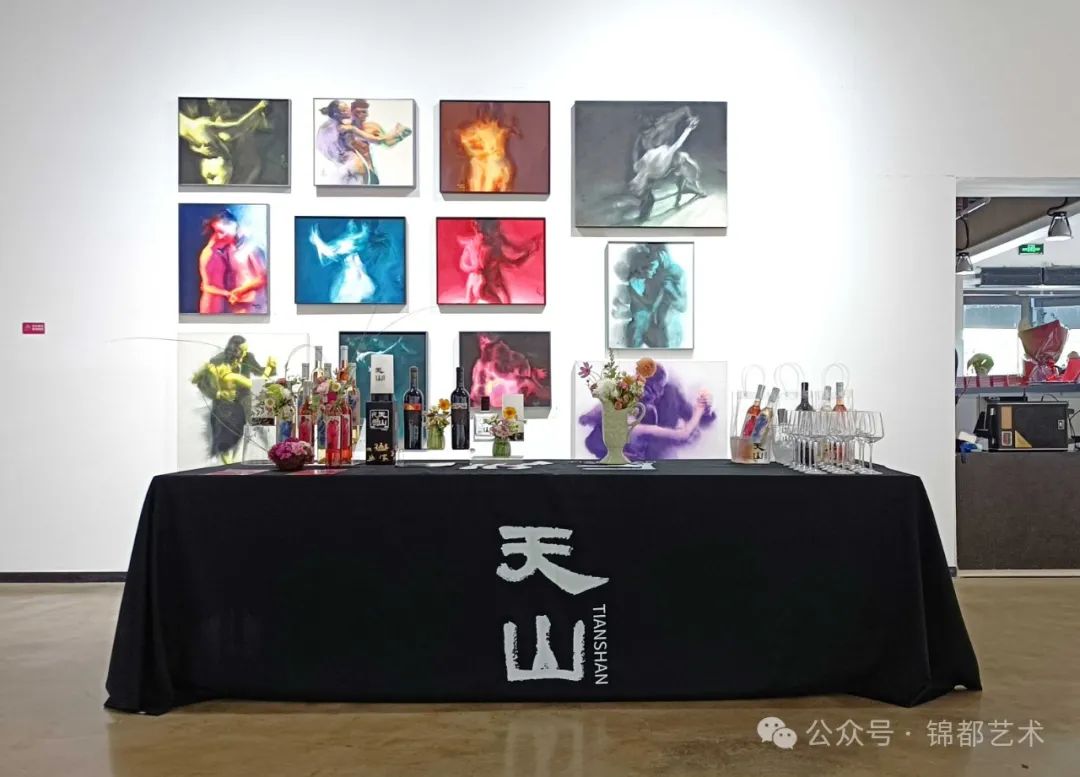 从“圣域”走入“天上人间”的回归之路——《冯斌2024》画展在北京开幕，展期至7月14日