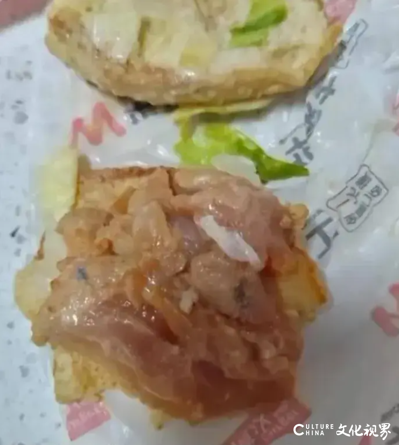 潮州华莱士龙鹳店被曝吃出生肉，华莱士曾多次因食安问题被处罚