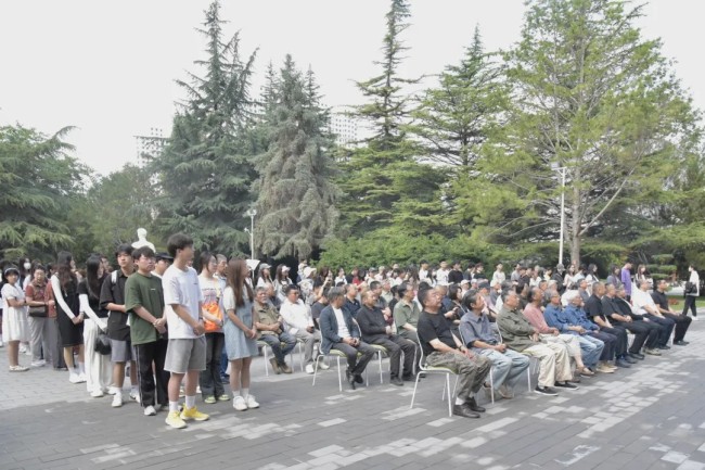 “艺路同行——小幅油画写生作品展”在西北师大隆重开幕，展出甘肃省内37位油画家近百幅写生作品