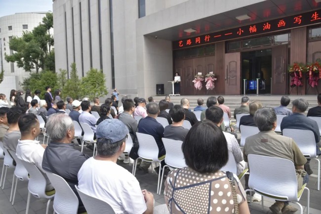 “艺路同行——小幅油画写生作品展”在西北师大隆重开幕，展出甘肃省内37位油画家近百幅写生作品