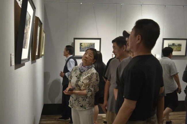 “艺路同行——小幅油画写生作品展”在西北师大隆重开幕，展出甘肃省内37位油画家近百幅写生作品