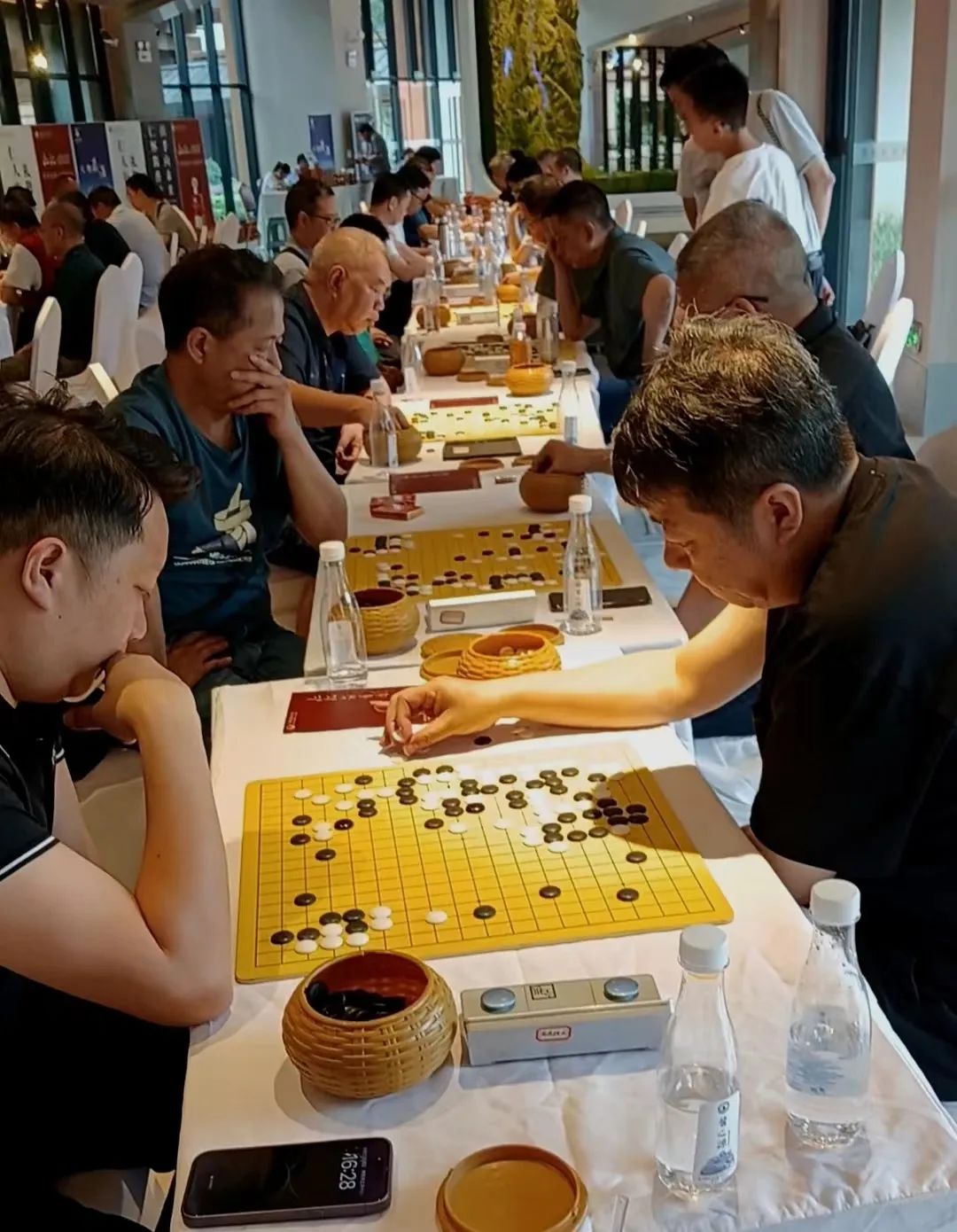 满怀对围棋的热爱——仁怀酱香助力全国围甲之外，又在遵义擎帜举办“仁怀酱香酒庄杯”围棋邀请赛