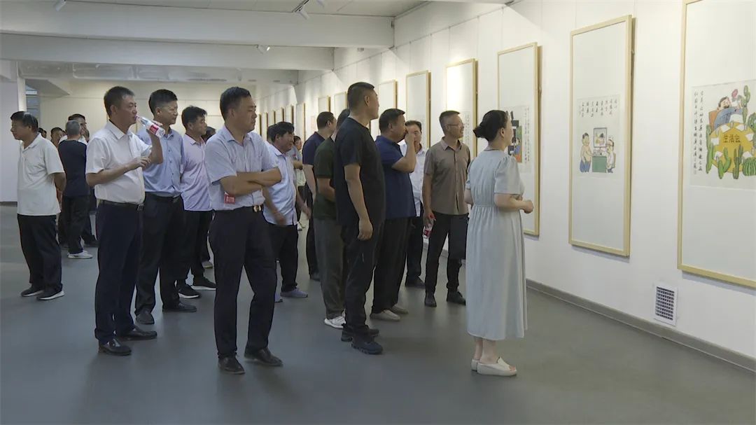 庆“七一”  | “画”说全面从严治党主题漫画展在济南市莱芜区举办