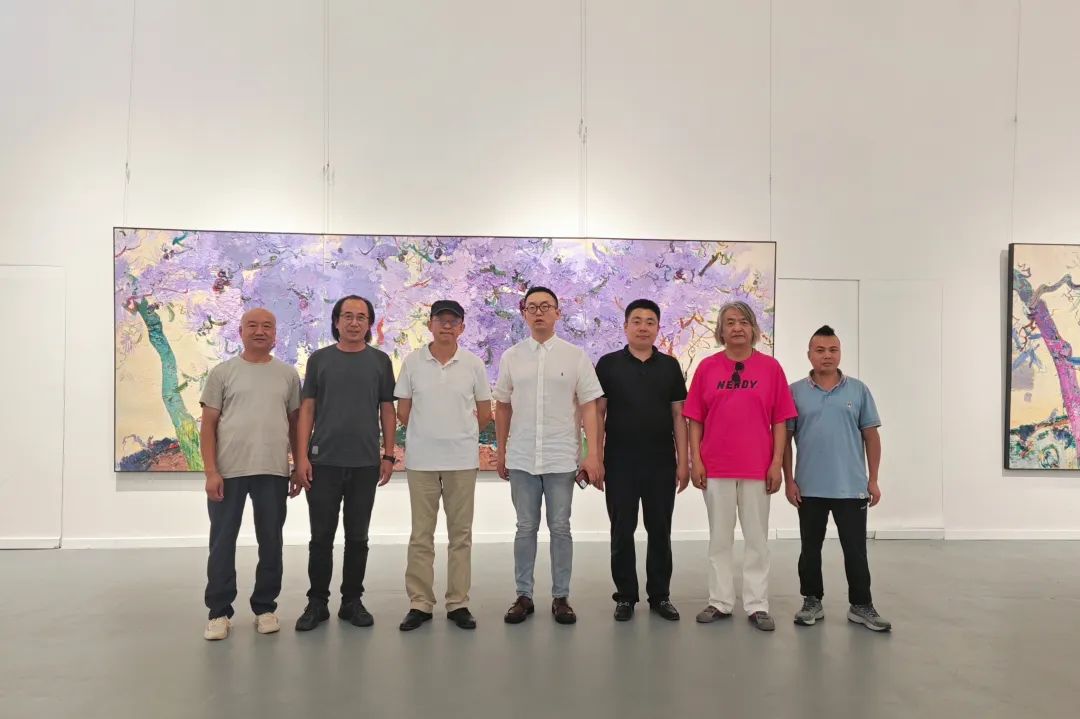 “澄怀味象——陈丽勇油画作品展”昨日在青岛市凤凰美术馆开幕，展期至7月25日