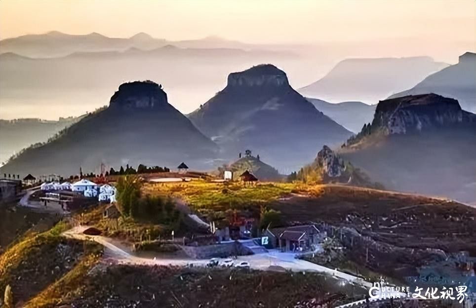 在与自然的对话中用画笔探索——王界山师生写生沂蒙山区