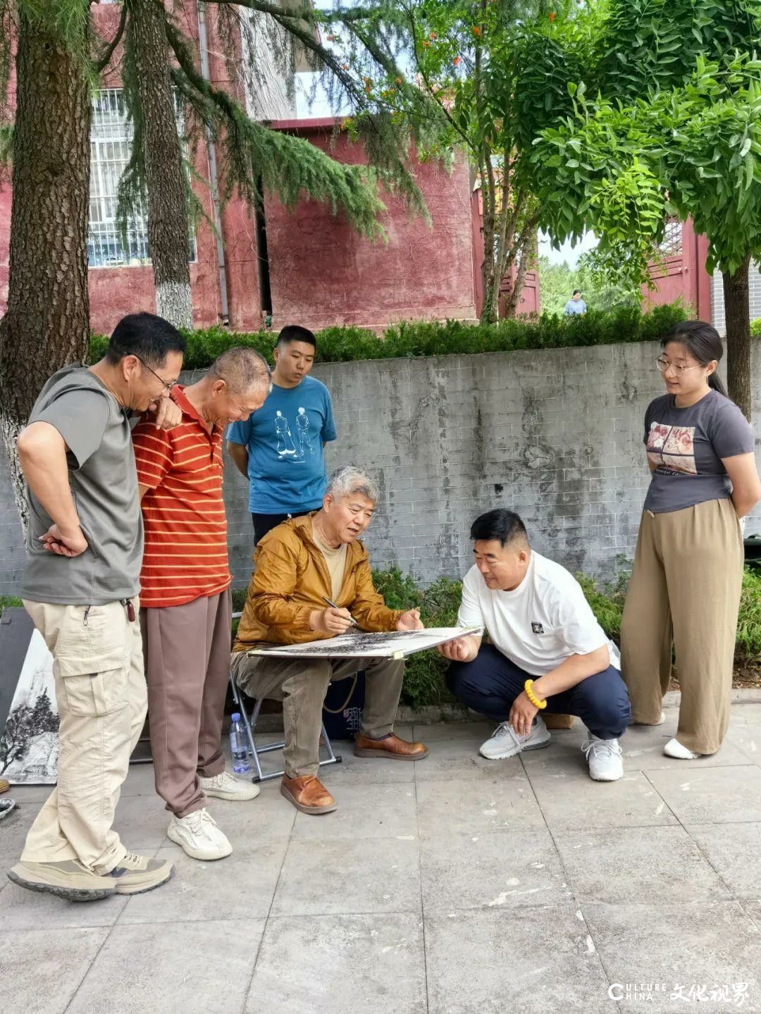 在与自然的对话中用画笔探索——王界山师生写生沂蒙山区