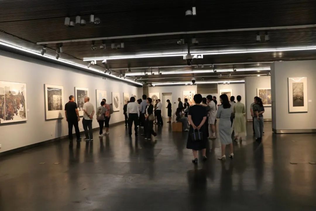 “第十四届全国美展版画作品展”在江苏省美术馆开幕，展期至8月4日