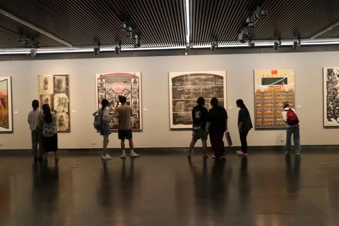 “第十四届全国美展版画作品展”在江苏省美术馆开幕，展期至8月4日