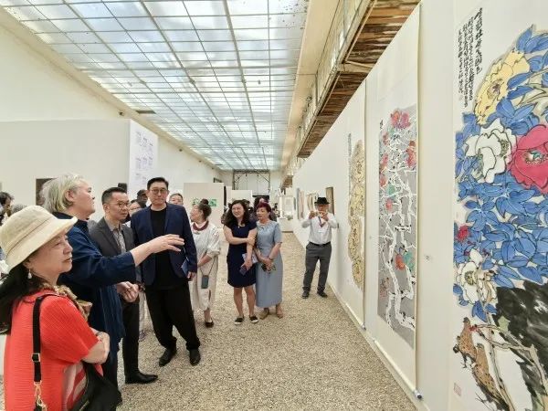 塞纳河畔传捷报，艺术家陈琪作品荣获“法国国家美术协会评委会最高荣誉奖”