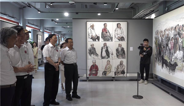 “踏歌行——邸超水墨人物画作品展”昨日在北京西海美术馆盛大开幕