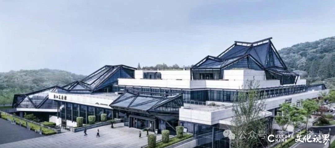 跟随舒建新漫步在艺术的湖畔，赴一场中西文化交融的美学之旅