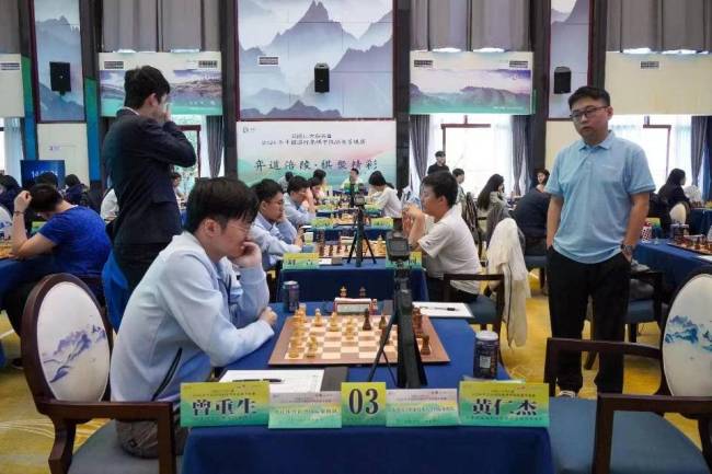 世界棋后侯逸凡披挂上阵——国象甲联山东重庆握手言和