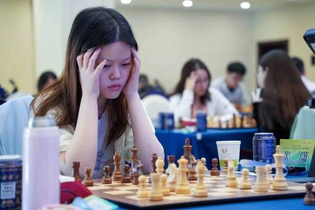 世界棋后侯逸凡披挂上阵——国象甲联山东重庆握手言和