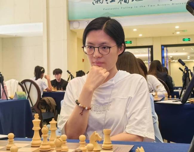 世界棋后侯逸凡披挂上阵——国象甲联山东重庆握手言和