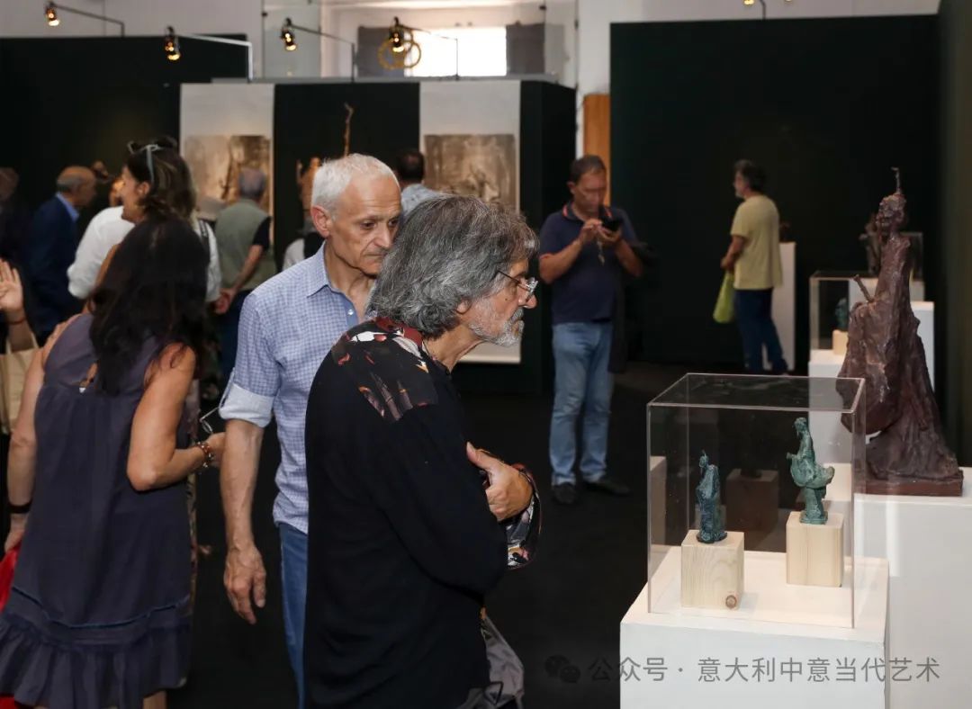 “马可·波罗在中国——吴为山个展”昨日在意大利佛罗伦萨隆重开幕，展期至7月28日