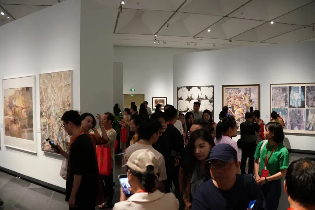 “第十四届全国美术作品展览水彩、粉画作品展”昨日在安徽省美术馆开幕，展期至8月10日