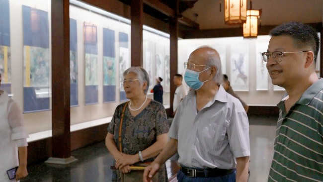 生命开出五彩之花 | 探访“艺路繁花颂盛世——任仲泉国画艺术作品展”