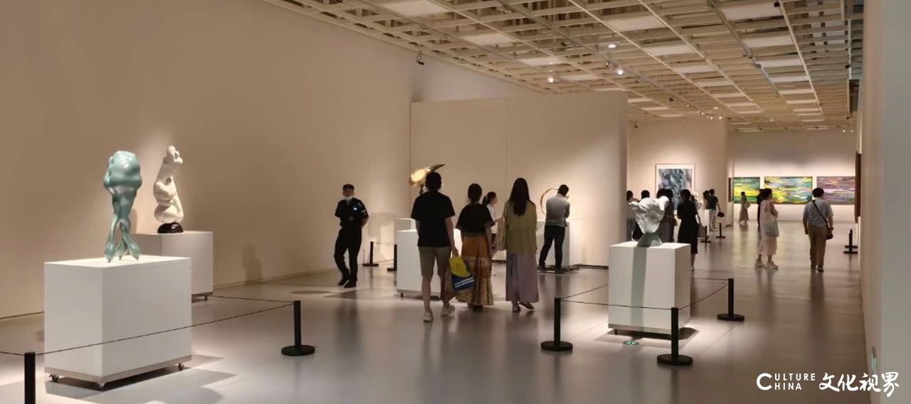 “阅·界——张燕根艺术展”在上海海派艺术馆正式开幕，展期至8月4日