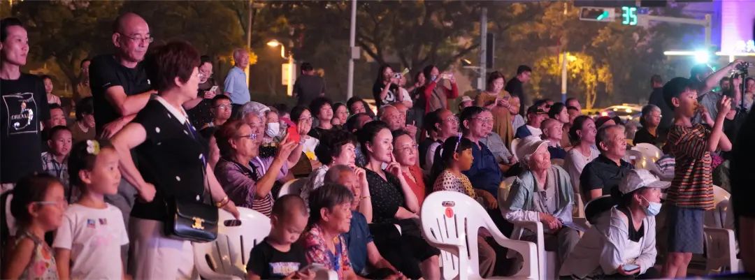 国粹艺术点亮仲夏夜——2024年威海京剧广场纳凉晚会精彩开演，演出将延续到10月底