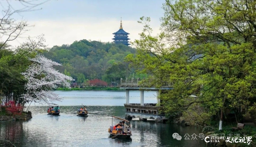 跟随舒建新徜徉在诗画江南，到灵感的湖畔接受艺术的洗礼