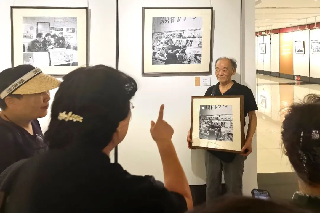 传承跨越50年的工友精神 | “时代·工友——侯贺良摄影展”在济南开幕