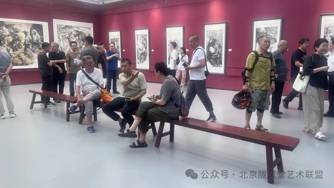 “家乡有待——郭峰中国画作品展”昨日在甘肃美术馆展出