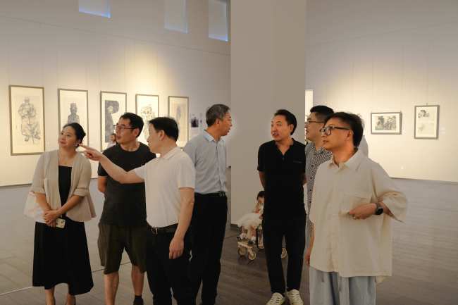 “蔚然拾色——鲁浙艺术家中国画交流展”昨日在济南盛大开幕