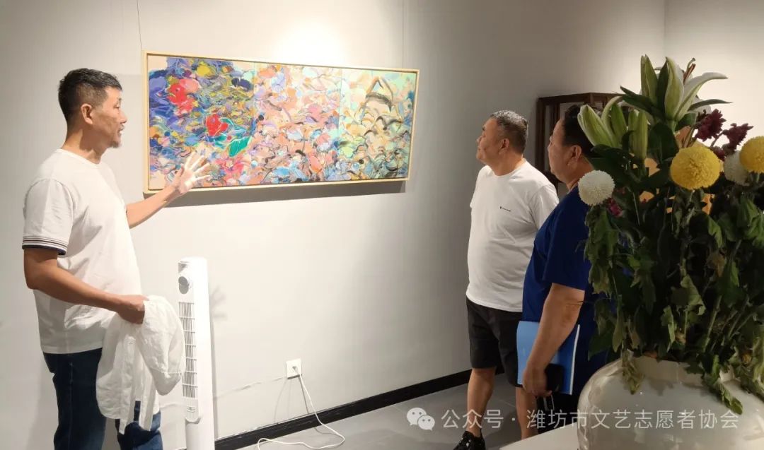 感受色彩世界的“自由”丨“形物自著·原简集——陈思源作品展”在潍坊开展，展期至7月31日