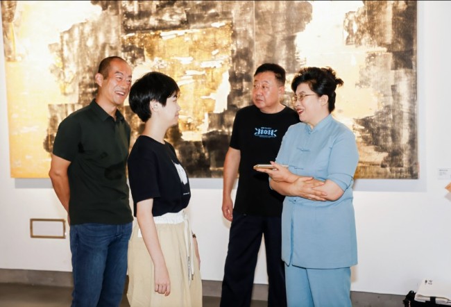 “板象——王绮彪的一万八千天绘画作品展”昨日在北京开幕