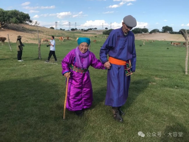 陈一峰锡林郭勒写生丨忘情天地间，寻找表现大写意人物力量的符号