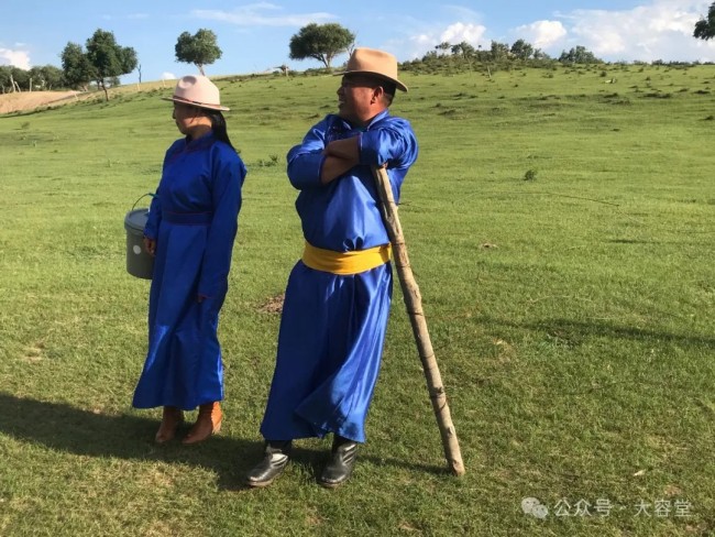 陈一峰锡林郭勒写生丨忘情天地间，寻找表现大写意人物力量的符号