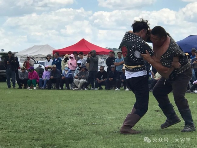 陈一峰锡林郭勒写生丨忘情天地间，寻找表现大写意人物力量的符号