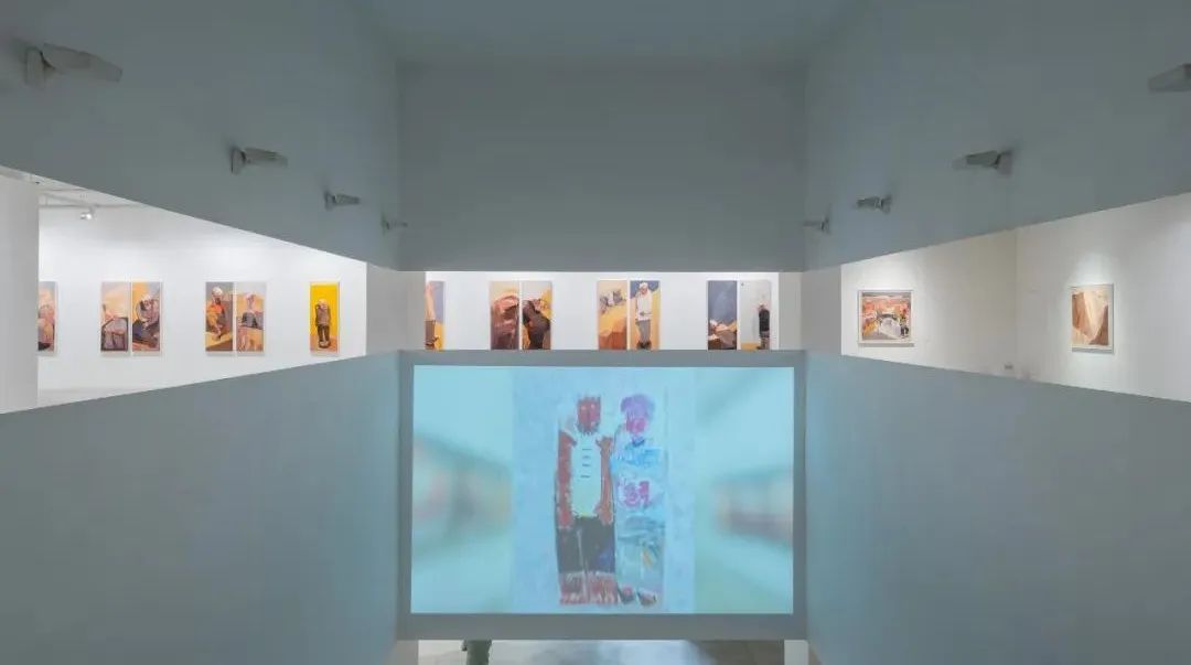 正在上海油画雕塑院美术馆展出的 “风从黄河来——于来油画作品展”延展至8月13日