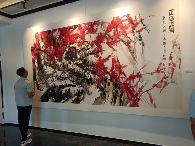 青岛石齐艺术沙龙成立暨“三象合一”书画展在乔治莫兰迪酒店举行