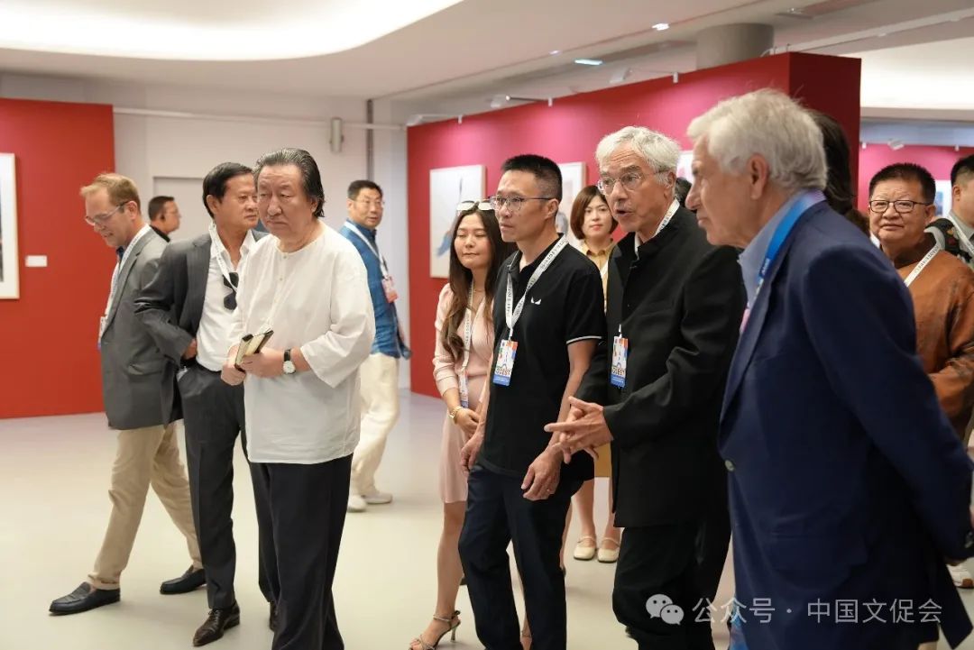 “共筑和平——2024·巴黎奥林匹克美术大会”在巴黎塞纳国家音乐中心启幕