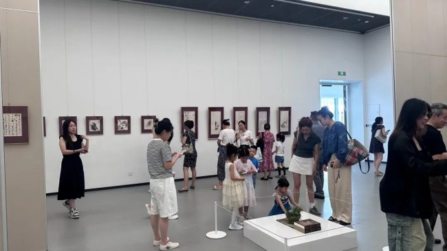 “江南儒风 文化沙龙·第一回：仁者乐山——庞飞作品展”在上海开展，展期至9月22日