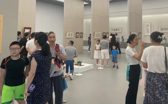 “江南儒风 文化沙龙·第一回：仁者乐山——庞飞作品展”在上海开展，展期至9月22日