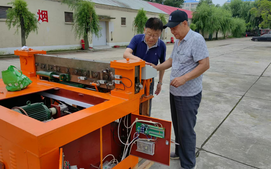 山东工程职业技术大学科研服务项目“数控液压防汛钢丝网编织机技术升级改造”通过佳木斯防汛抗旱中心验收