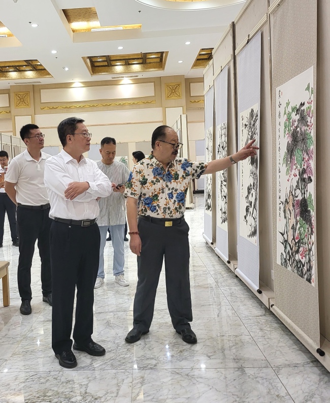 从北京到威海荣成，“齐鲁墨韵——吴永福中国画巡回展暨捐赠仪式”六地展完美收官