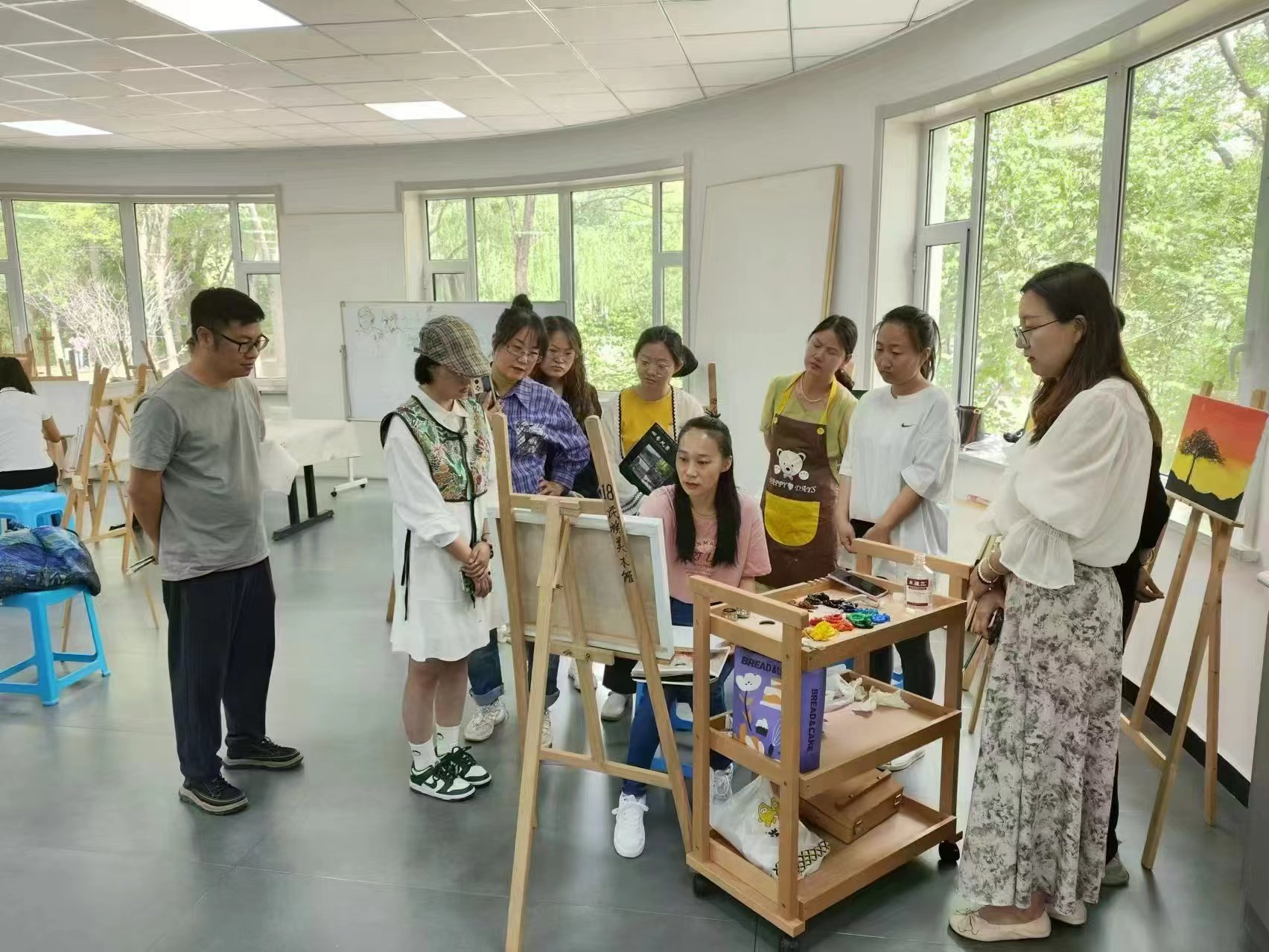 弘扬优秀传统文化，普及书画知识——呼和浩特市美术馆开展九期公益培训班