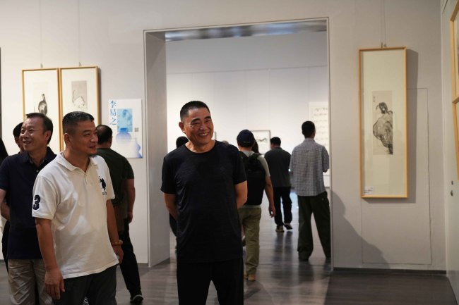 “水火既济 绘凤雕龙——中国书画与陶瓷对话展”昨日下午在山东出版美术馆开幕