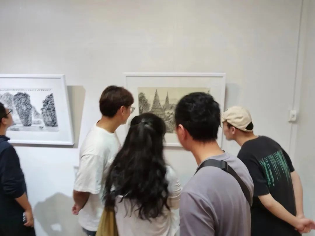 “曼谷吞武里大学博士生导师绘画创作学术精品展” 昨日隆重开幕，展期至8月23日