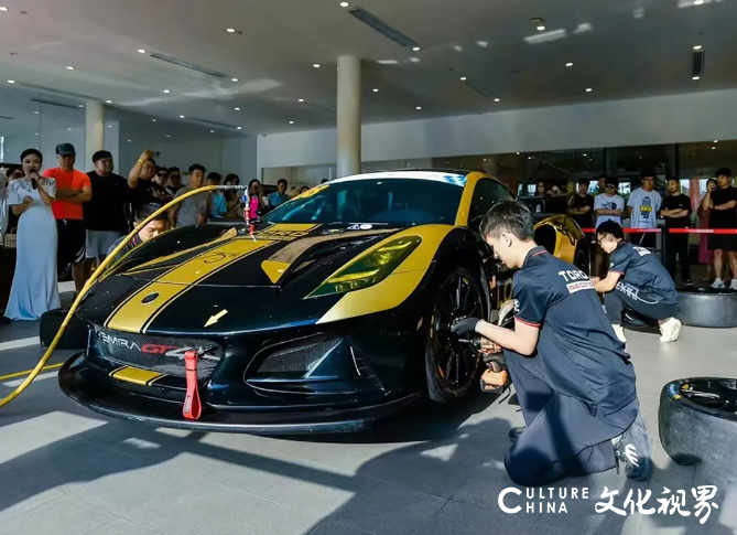 路特斯EMIRA GT4再携手通源赛车，以冠军之名出征格兰披治