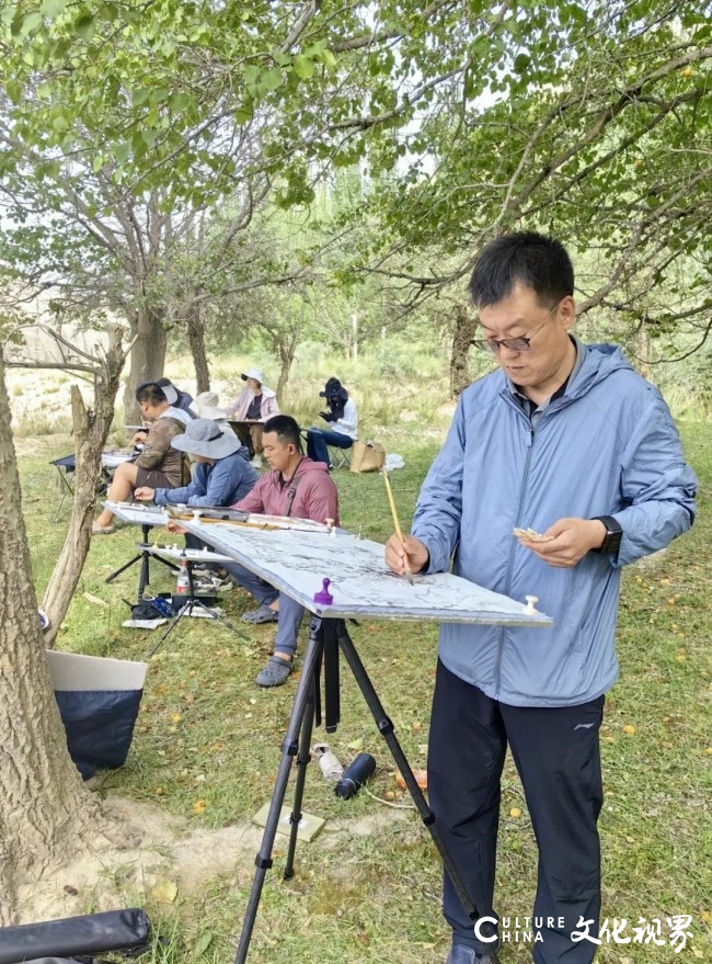 感受山河的壮美奇雄，探寻古城的异域风情——李岗导师团队新疆喀什写生行