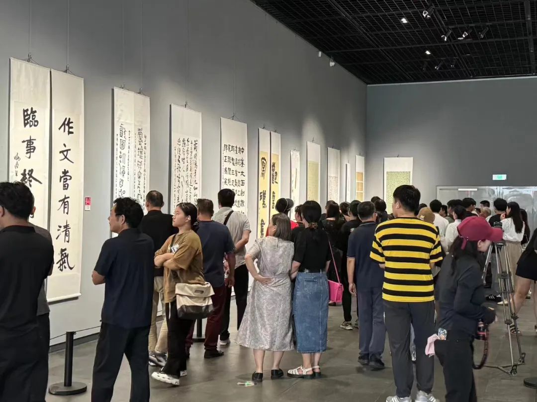 “启后奖·第十一届山东青年书法篆刻大展”今日在日照市美术馆开幕，展期至9月22日